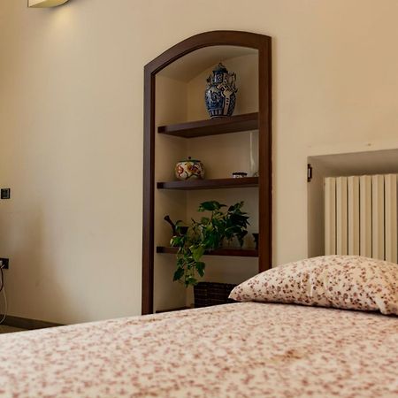 Charming Apartment เนเปิลส์ ภายนอก รูปภาพ