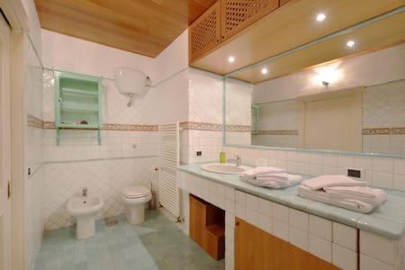 Charming Apartment เนเปิลส์ ภายนอก รูปภาพ